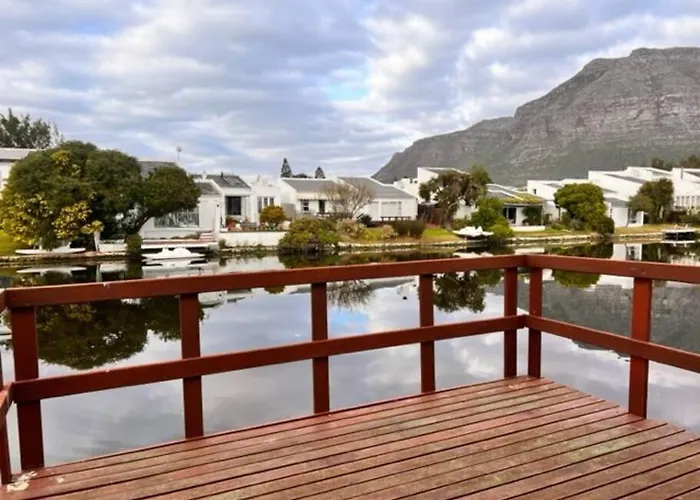 Relax On The Marina